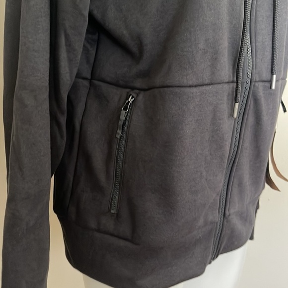 The North Face Women’s Everyday Full-Zip Hoodie in Dark Grey Heather, Medium - Picture 5 of 17